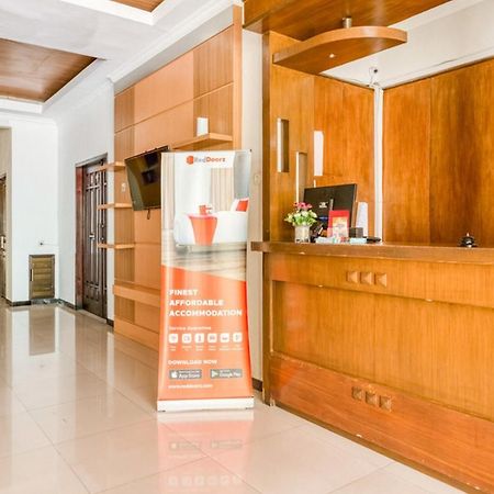 Hotel Reddoorz Syariah @ Jalan Simpang Gajayana Malang Exterior foto